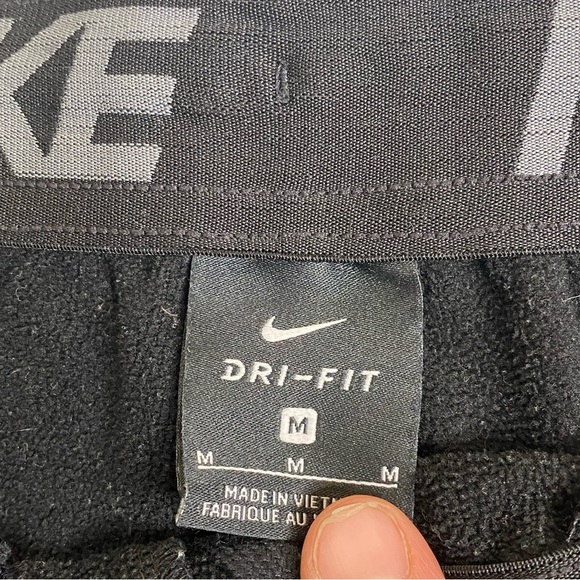 Nike Men's Therma Dri-Fit Swoosh Cuffed Standard Fit Black Training Pants Size M - Picture 4 of 4
